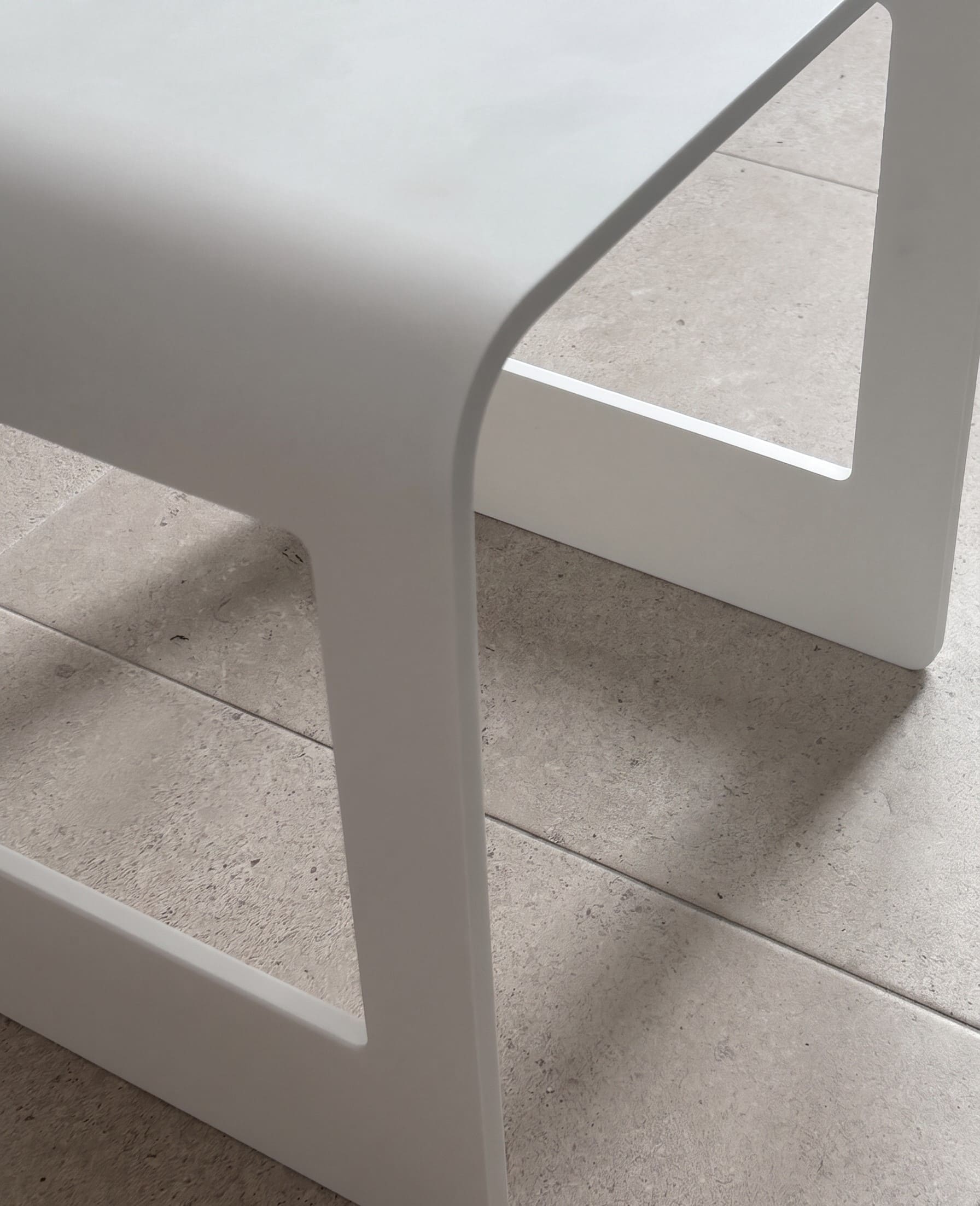 Banqueta Corian® Solid Surface HOLE - Imagen 2