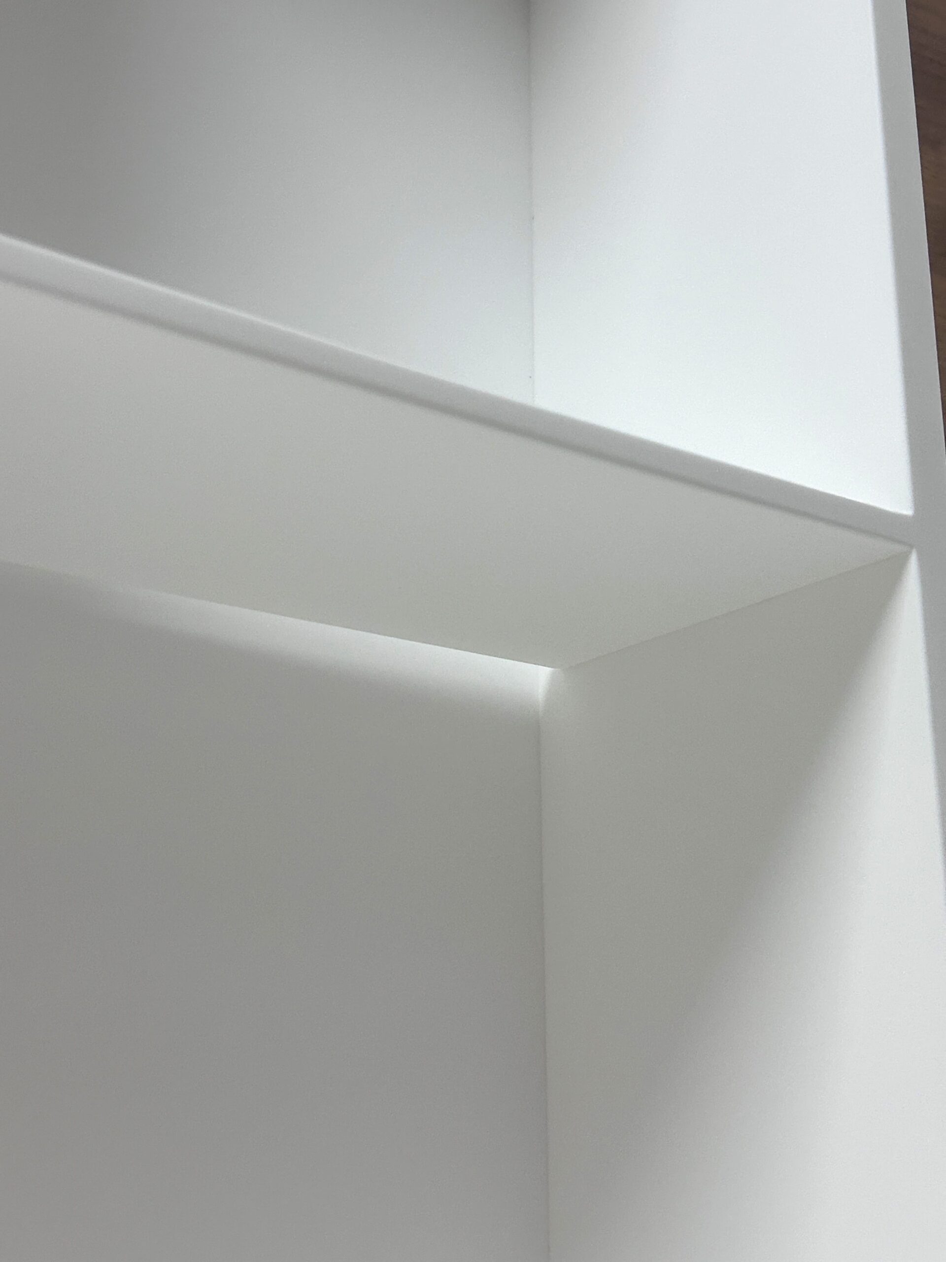 Hornacina con estante y pestaña | Corian® Glacier White - Imagen 4