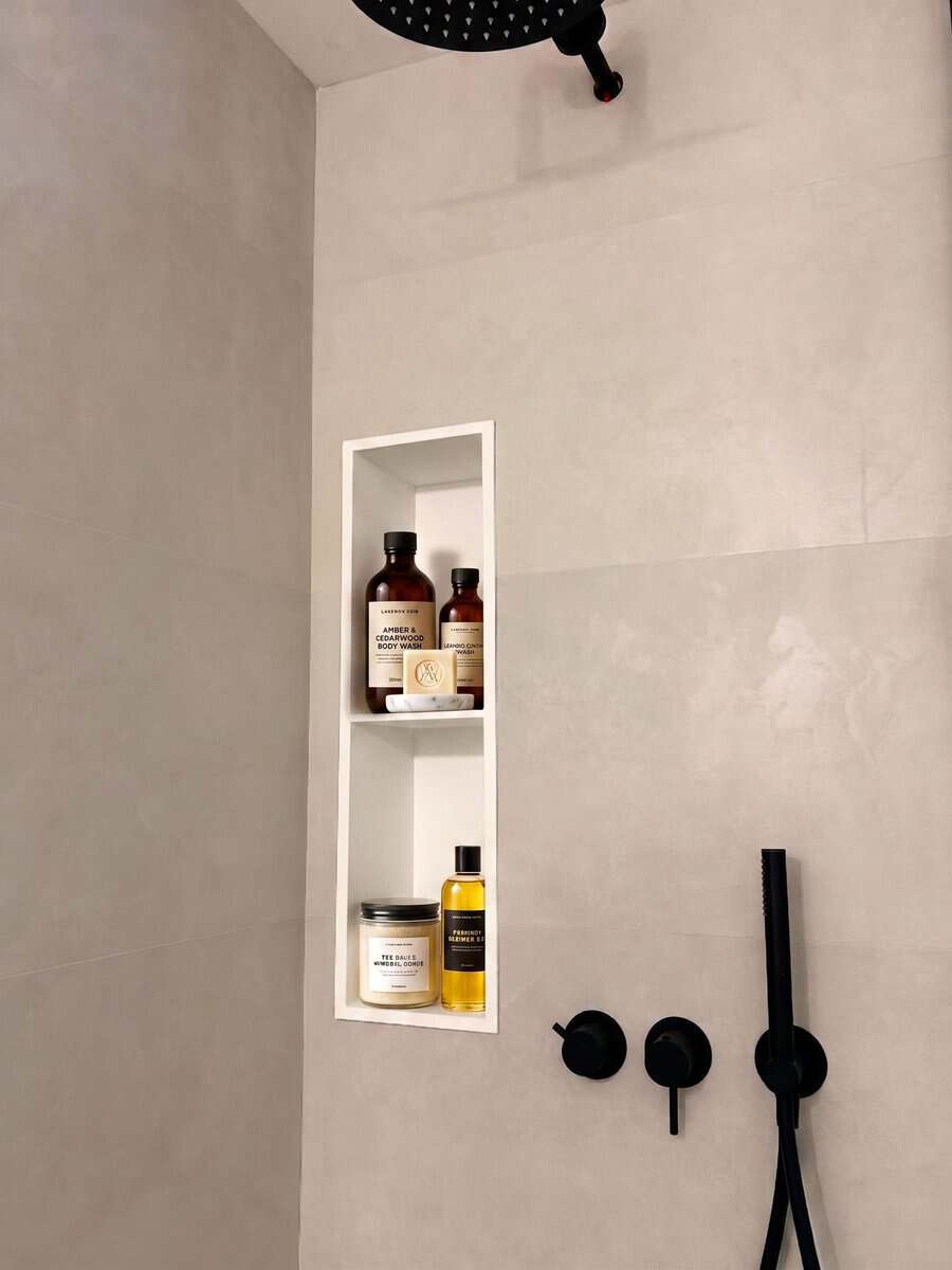 Hornacina con estante y pestaña | Corian® Glacier White - Imagen 4