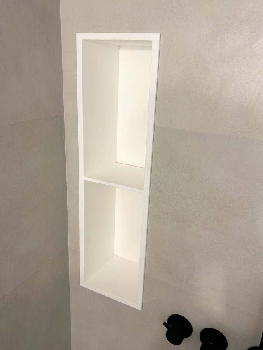 Hornacina con estante y pestaña | Corian® Glacier White - Imagen 12